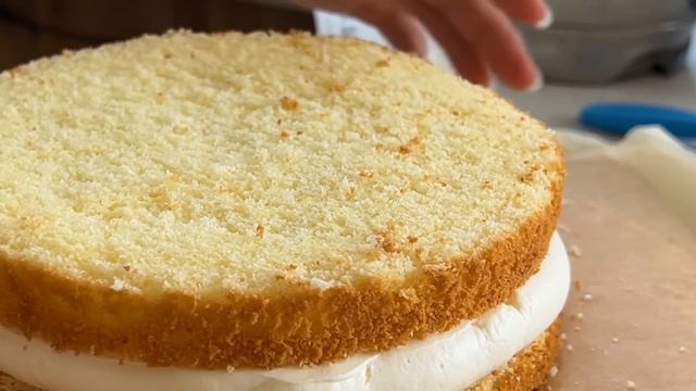 УНИВЕРСАЛЬНЫЙ СЛИВОЧНЫЙ КРЕМ для ЛЮБОГО ТОРТА /// Торт в КОРЕЙСКОМ стиле смотреть онлайн