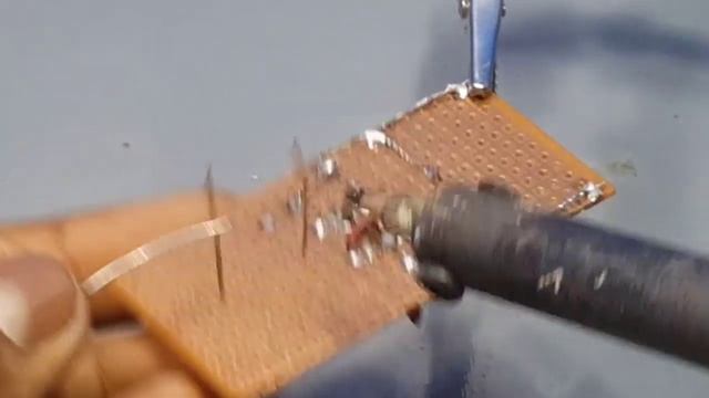 How to Make 3 7 Volt to 12 Volt Converter at Home смотреть онлайн