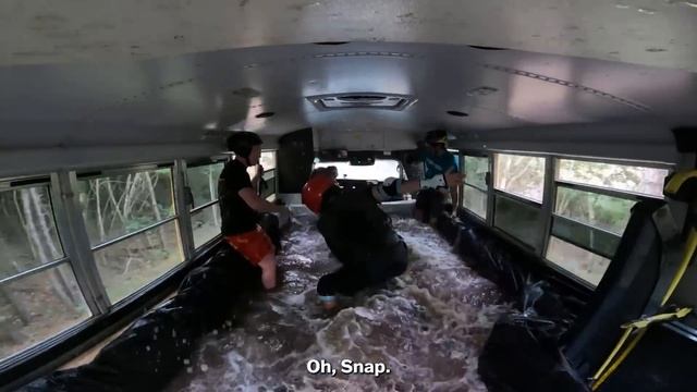 I Filled My School Bus with 1,000 Bath Bombs! смотреть онлайн