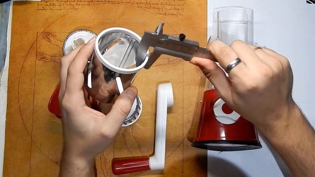 Ручная овощерезка.