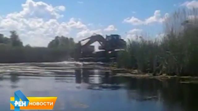 Жители Саратова запечатлели на видео странное плавсредство смотреть онлайн