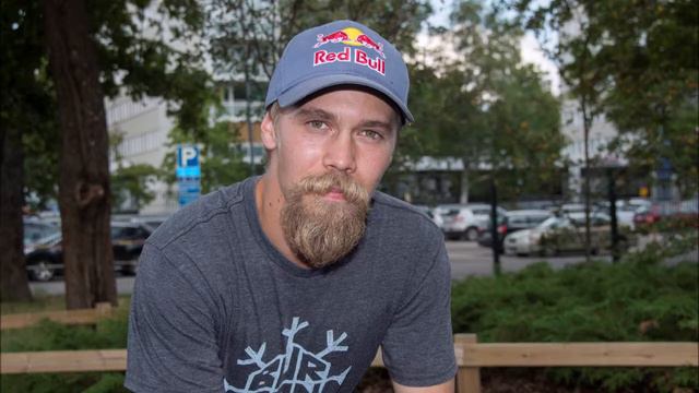 Aatu kulisseissa: Lumilautailija Roope Tonteri смотреть онлайн