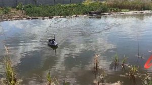 Прикормочный кораблик для рыбалки Flytec