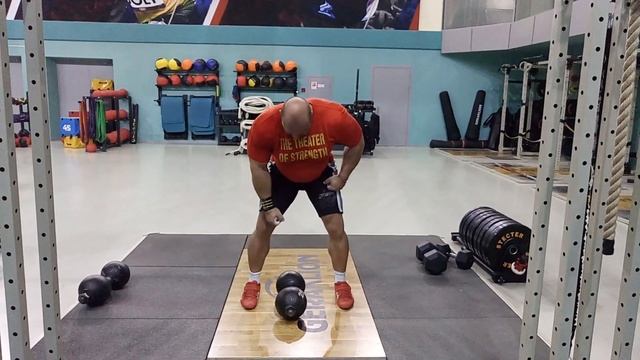 Игорь Педан. Вырывание шаровой четырёхпудовой гантели.65,5 kg dumbbell dead muscle snatch.Igor Peda смотреть онлайн