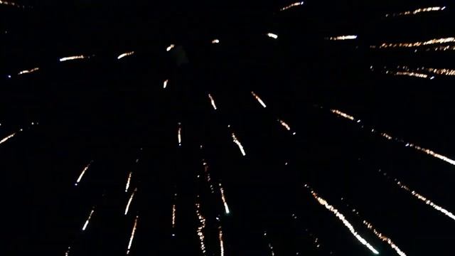 Салют в посёлке Октябрьский Михайловского района. смотреть онлайн