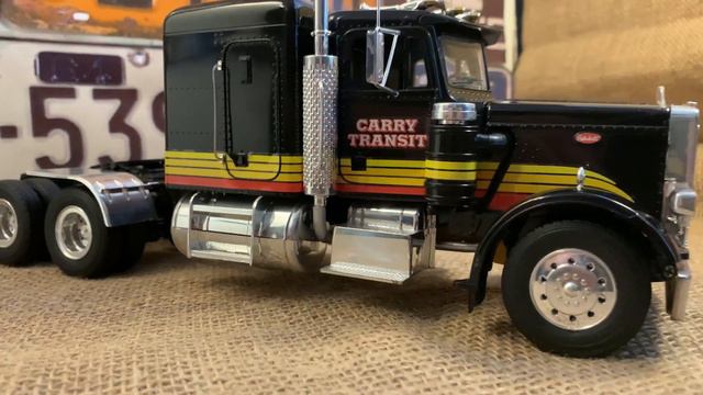 Peterbilt 359 Revell (1993) Review Diecast Scale 1:24 Model Car