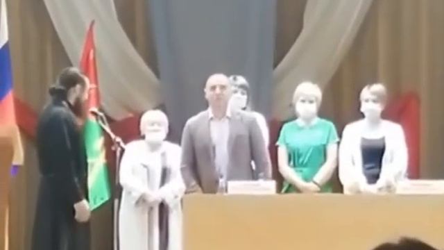 Депутат-единоросс Александр Ильтяков на встрече с жителями смотреть онлайн