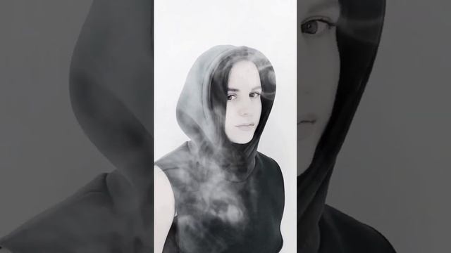 Капор капюшон съёмный. Проверьте свою интуицию, напишите в комментариях каким цветом капюшон ✍️ смотреть онлайн