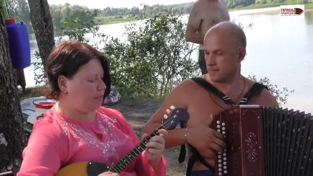 Спеют яблоки и вишни в саду! Песня Юрия Красноперова. Исполняют Сергей Овсянников и Юлия Полякова! смотреть онлайн