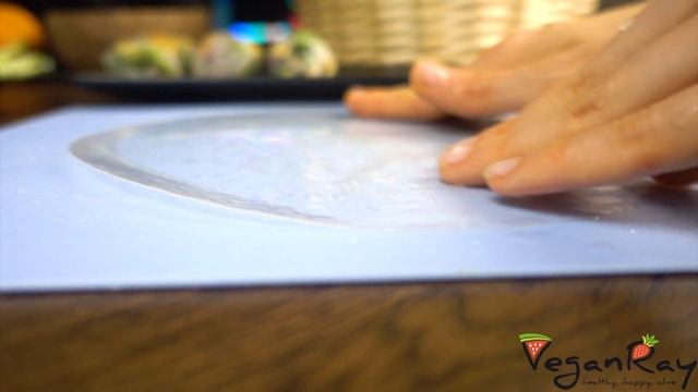 Спринг-роллы с овощами и тофу смотреть онлайн