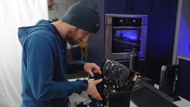 Intel, you’re doing it wrong. - Intel NUC 12 Review смотреть онлайн