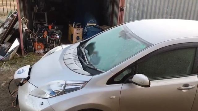 Работа подогрева высоковольтной батареи на Nissan Leaf при температуре -11 градусов смотреть онлайн
