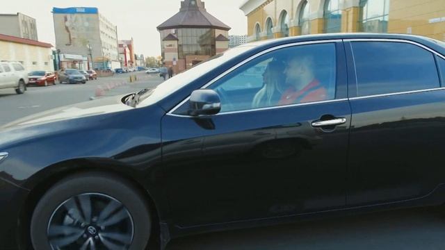 «Утренний канал»: готовим запеченный куриный шашлычок в винограде с винно-ореховым соусом и гречей смотреть онлайн