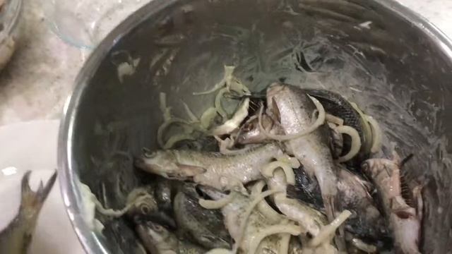 113. Как вкусно пожарить мелкую рыбу?  Вобла, карась.