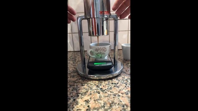 Sueno, Cafés Lugat, Robot Cafelat смотреть онлайн
