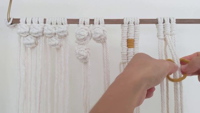 MACRAME KNOTS TUTORIAL | BEGINNERS / INTERMEDIATE | BERRY KNOT | SEMI CIRCLE WALL HANGING смотреть онлайн