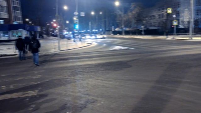 Перекресток улиц Холодильная-50 лет Октября. Тюмень смотреть онлайн