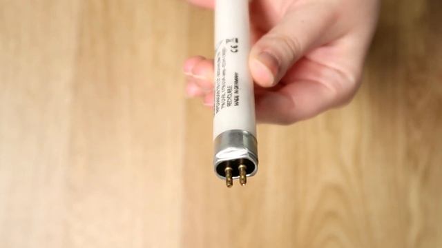 ARCADIA REPTILE, How To Change T5 UV Lamps in ProT5 UVB Kits. How NOT to Blow UP a Reptile Lamp. смотреть онлайн
