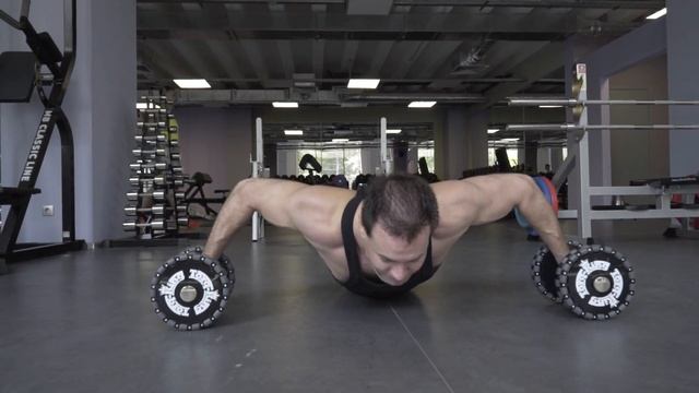 Как накачать грудные мышцы | Фитнес клуб Москва | Павелецкая смотреть онлайн