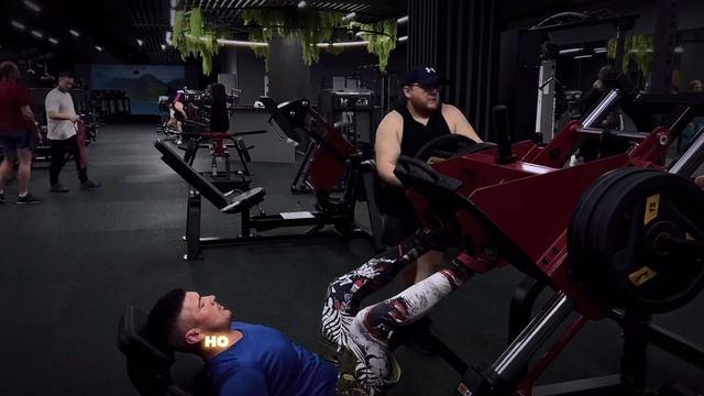 Влог от Тепло на диване Дорогойдневник день 602 Тренировка ног и трицепса Вместе с Мухаммадом смотреть онлайн