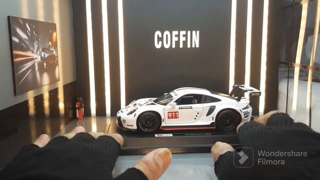 Unboxing " Porsche 911 RSR GT " - Size 1:24 - by Bburago смотреть онлайн