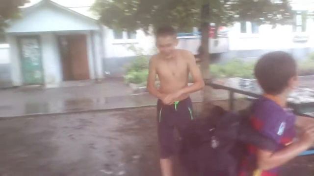 Бьем яйца об лоб! РАЗБИЛИ ЛОБ!! смотреть онлайн