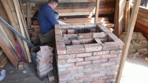Кирпичная печь в баню. Установка плиты...