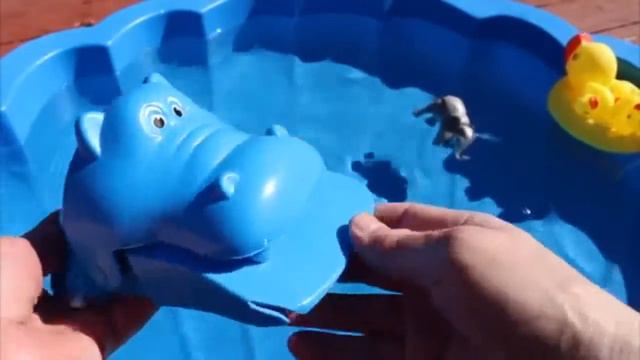 Зоопарк животные Игрушки Baby Мама узнать животных имена образования Игрушки для детей смотреть онлайн