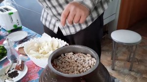 Говядина в афганском казане с овощами и белой фасолью