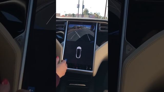 Монитор на приборной панели Tesla Model X смотреть онлайн