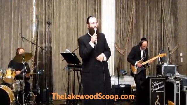 Shloime Taussig with Shlomie Friedman Orchestra at Committeeman Lichtenstien Wedding смотреть онлайн