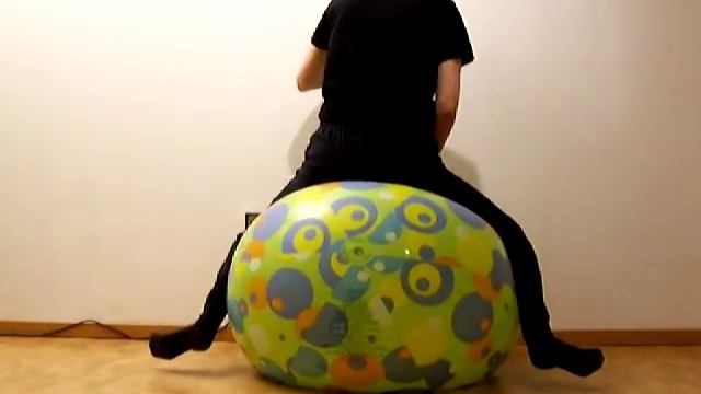 Popping a big beachball смотреть онлайн