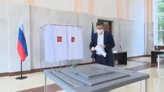 Салман Дадаев принял участие в голосовании по поправкам в Конституцию РФ смотреть онлайн