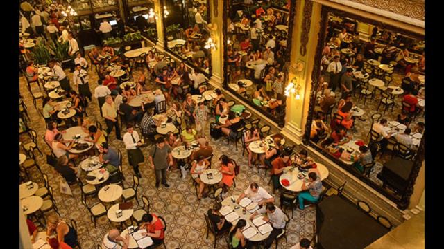 RIO DE JANEIRO DOWNTOWN | THE HISTORIC DISTRICT | WHAT TO SEE IN THE CITY CENTER | CITY TOUR WALKIN смотреть онлайн