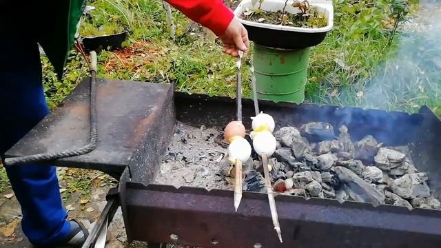 Шашлык из яиц на шампуре Яйца запечённые в керамике смотреть онлайн