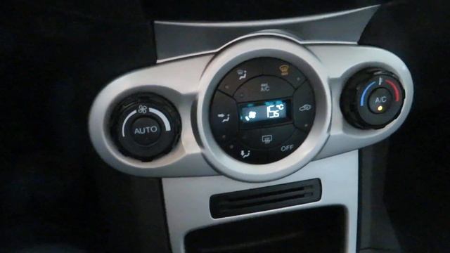 Ford Fiesta SE 1.6 (Flex) Completo 2015 смотреть онлайн