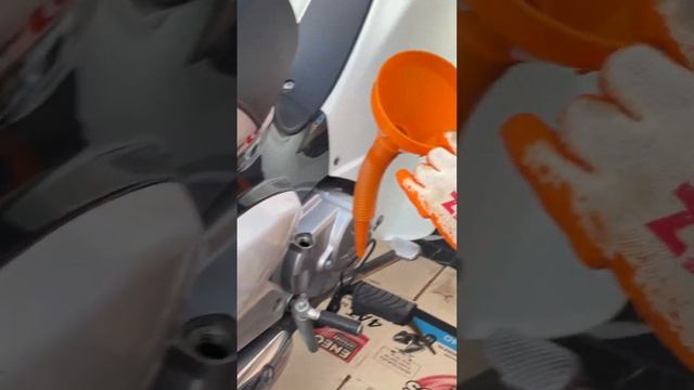 Motul 3000 plus ใช้กับรถ Honda ได้ไหม? #Motul #Honda #motorcycle #มอเตอร์ไซค์ #รถแข่ง #น้ำมันเครื่อ смотреть онлайн