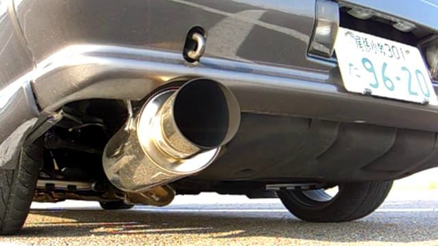 BNR32 Skyline GTR with HKS Silent HiPower muffler смотреть онлайн
