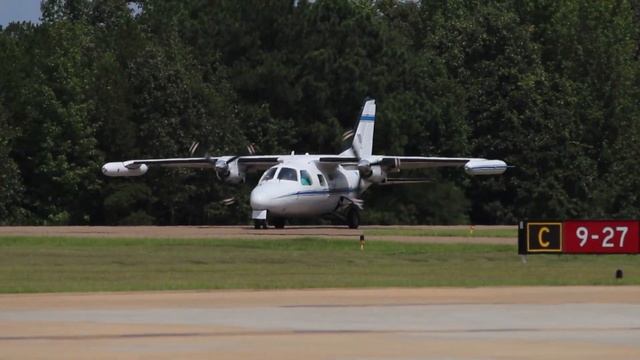 MITSUBISHI MU-2 LANDING @ OXFORD - Plane Spotting смотреть онлайн