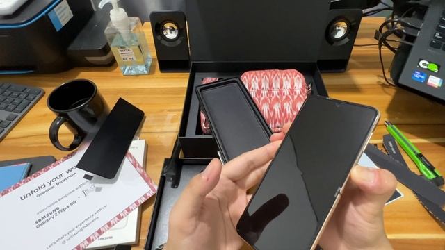 Unboxing Samsung Galaxy Z Flip4 Bespoke Merah-Putih edition, Indonesia! смотреть онлайн