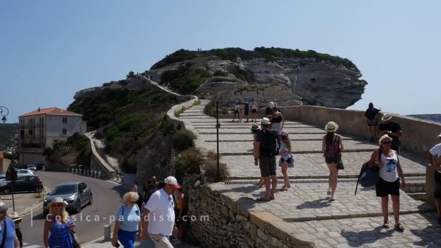 Bonifacio (Бонифачо) - экскурсия по городу, 10 интересных фактов. ГИД ПО КОРСИКЕ №63 смотреть онлайн