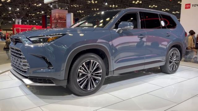 New 2024 Toyota Grand Highlander Is Better Than Regular 2023 Toyota Highlander смотреть онлайн