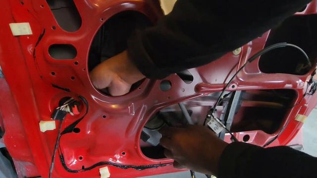 How to completely remove the door parts from a 2005 Ford Focus MK 1.5/2 смотреть онлайн
