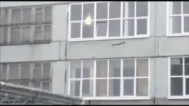 Оперативники ФСБ устроили мнимый пожар, чтобы забрать свою прослушку смотреть онлайн