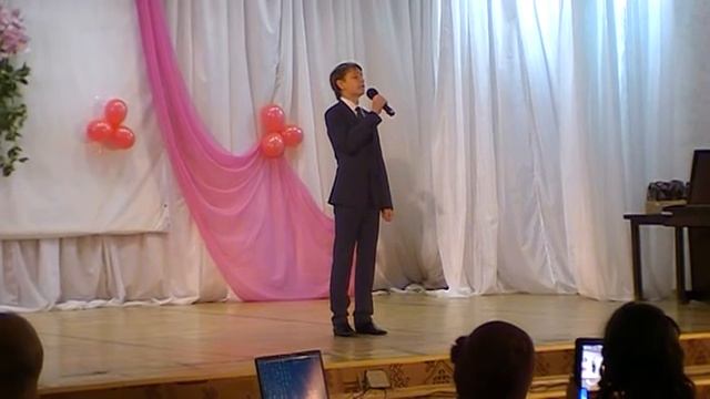 А. Пахмутова, сл. М. Львова. "Поклонимся". Исполняет Богдан Ковалев. смотреть онлайн