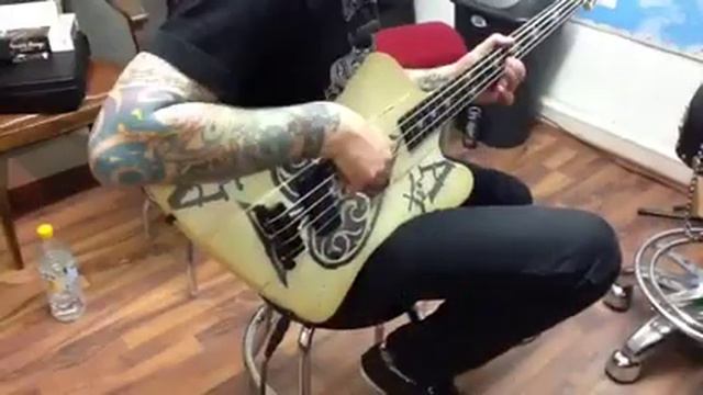 DEZPERADOZ - Bass Recordings w/ Alex Weigand (Studio Report Part 6) смотреть онлайн
