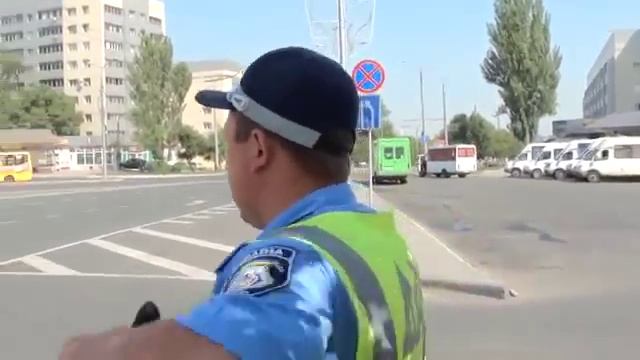 Гаи Херсона разгадывает кросворд в Донецке смотреть онлайн