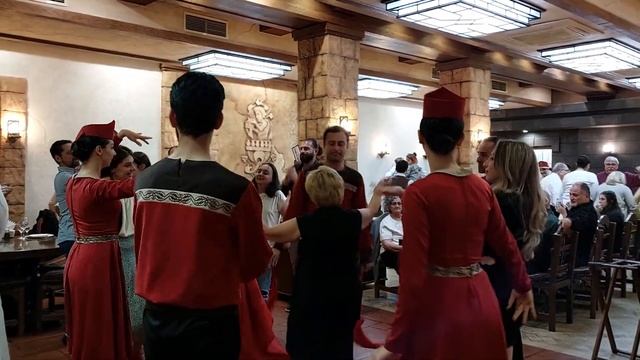 Национальный ресторан TAVERN YEREVAN. Армения. Ереван смотреть онлайн