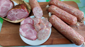 Свиная колбаска в коллагеновой оболочке. Подробное видео.