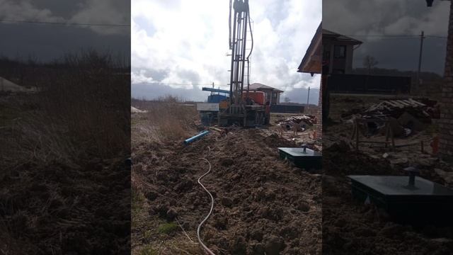 04.04.2023г. п.Вишневка.Бурение скважины на воду.D125/6мм. Клеевое соединение труб. смотреть онлайн